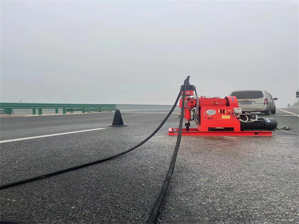 博湖马路路基路面开裂下沉注浆加固灌浆